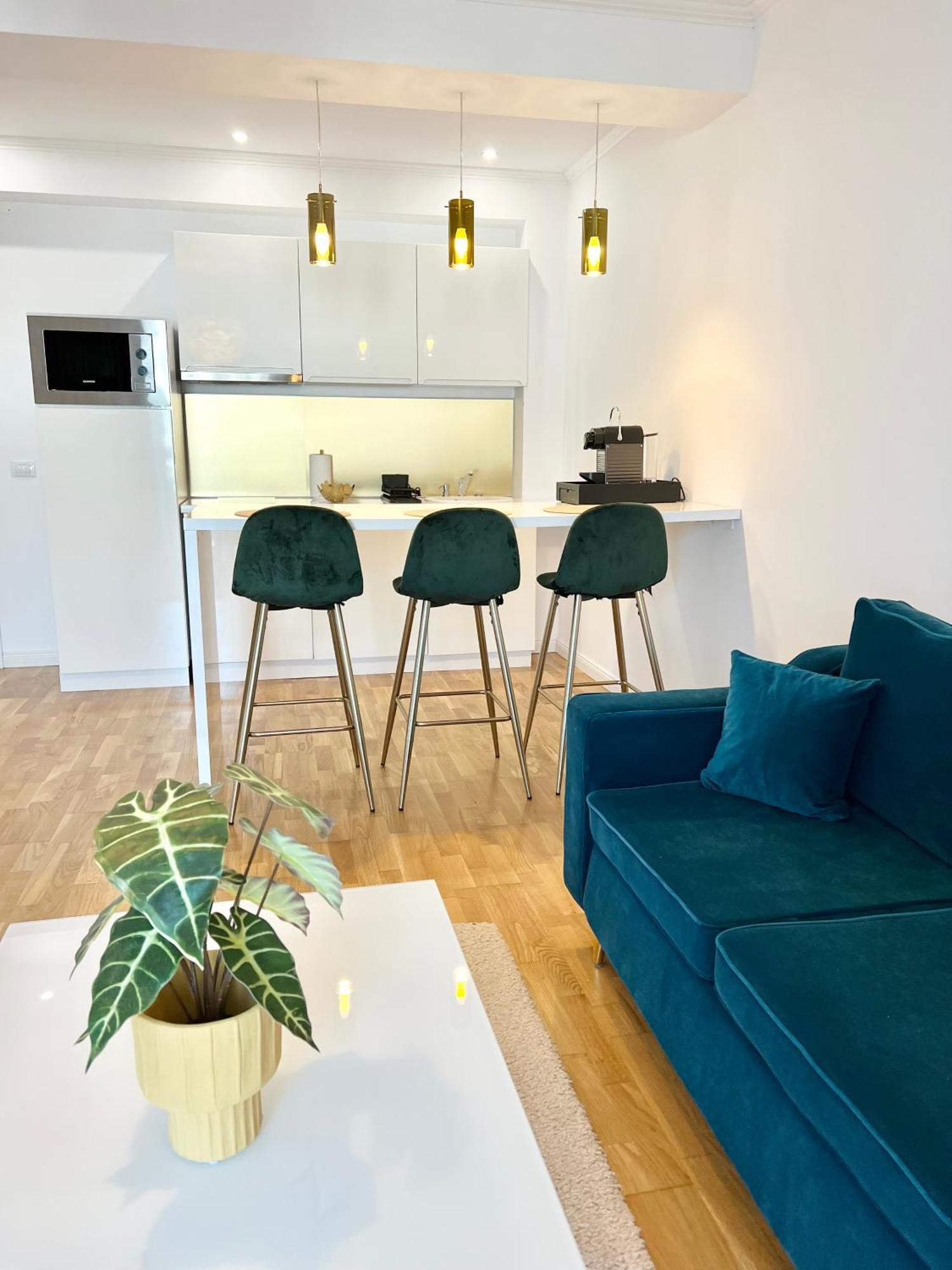 Krystal Boutique Mansion Hotel Хунедоара Екстериор снимка