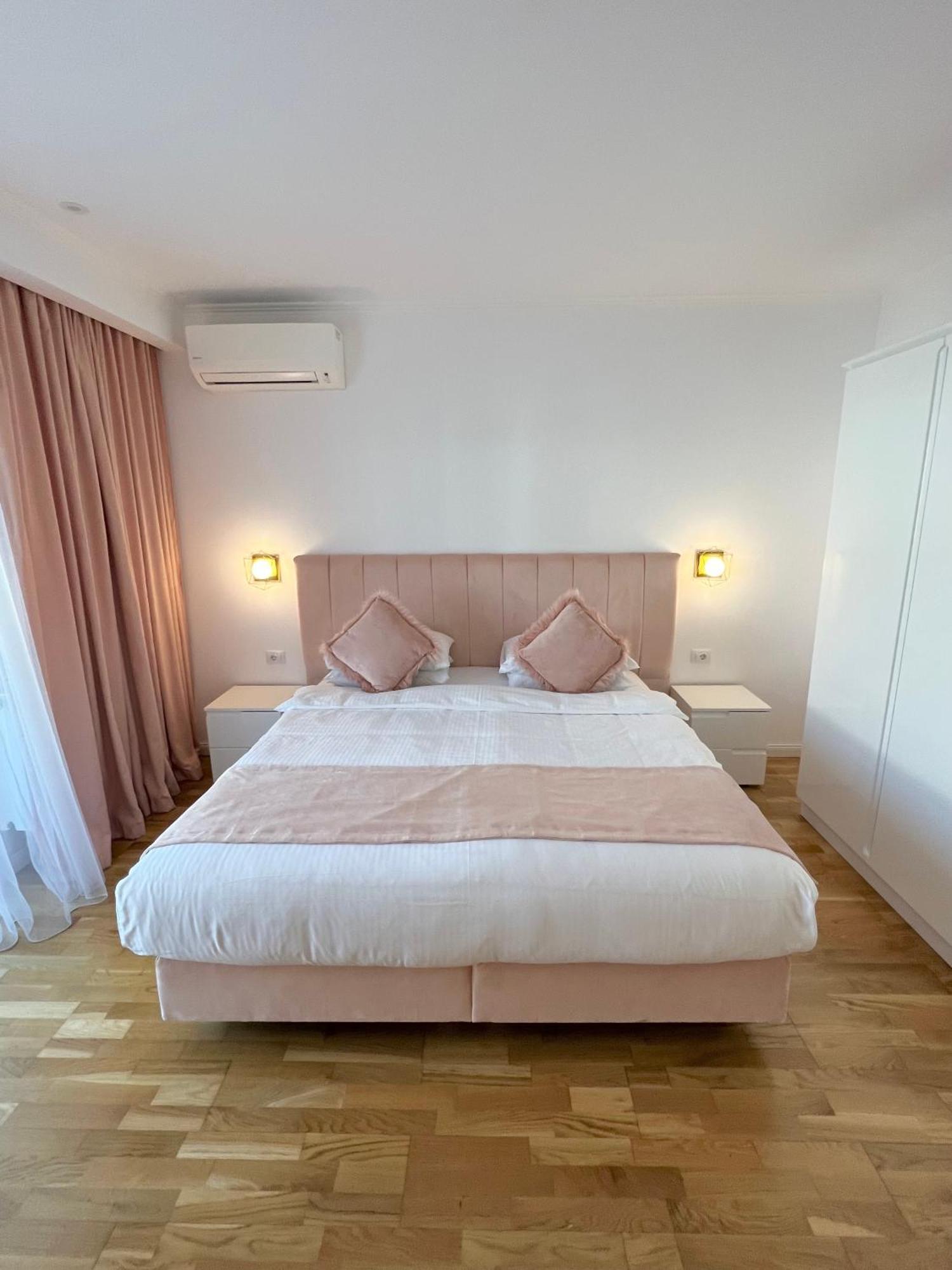 Krystal Boutique Mansion Hotel Хунедоара Екстериор снимка