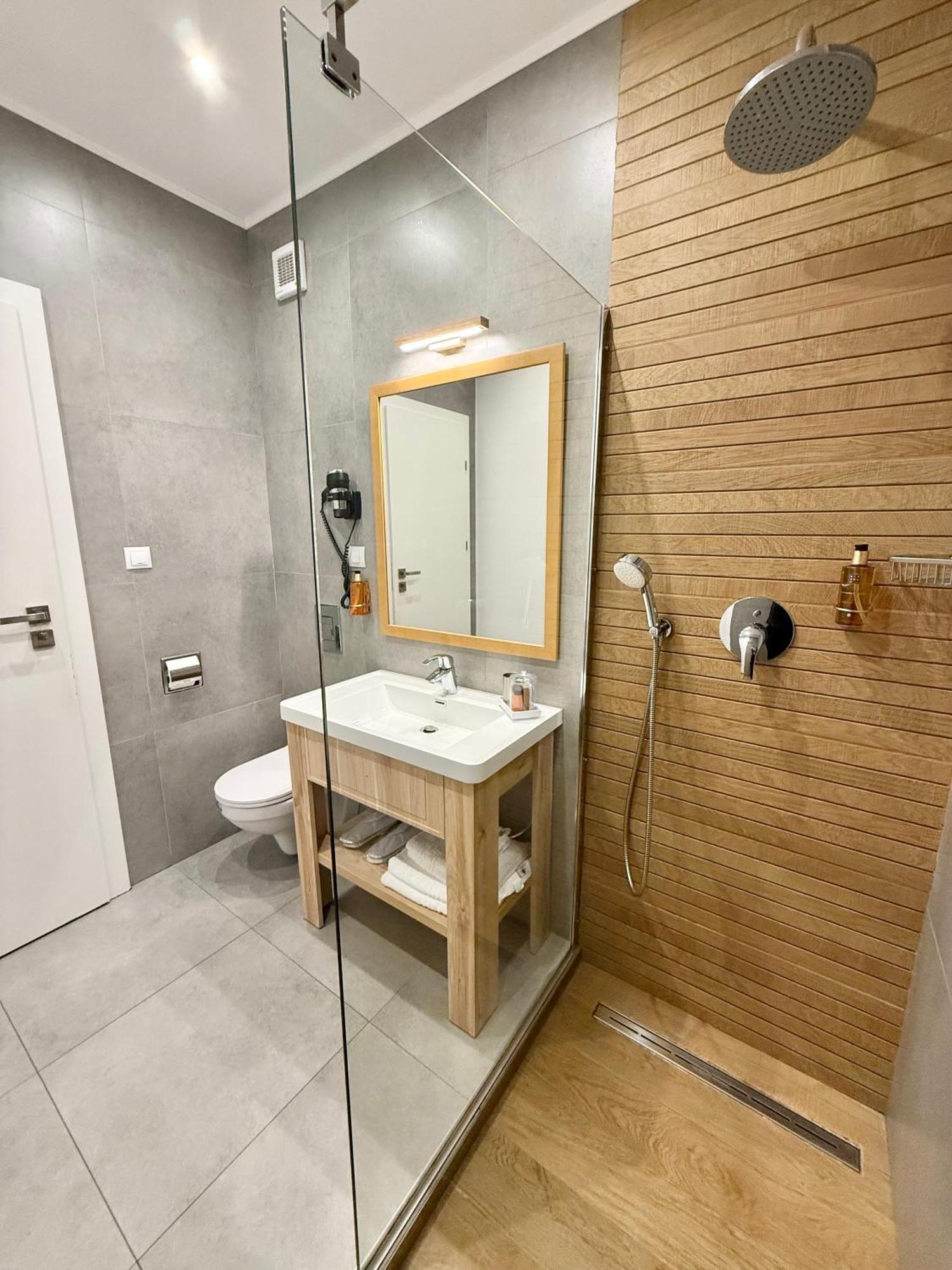 Krystal Boutique Mansion Hotel Хунедоара Екстериор снимка
