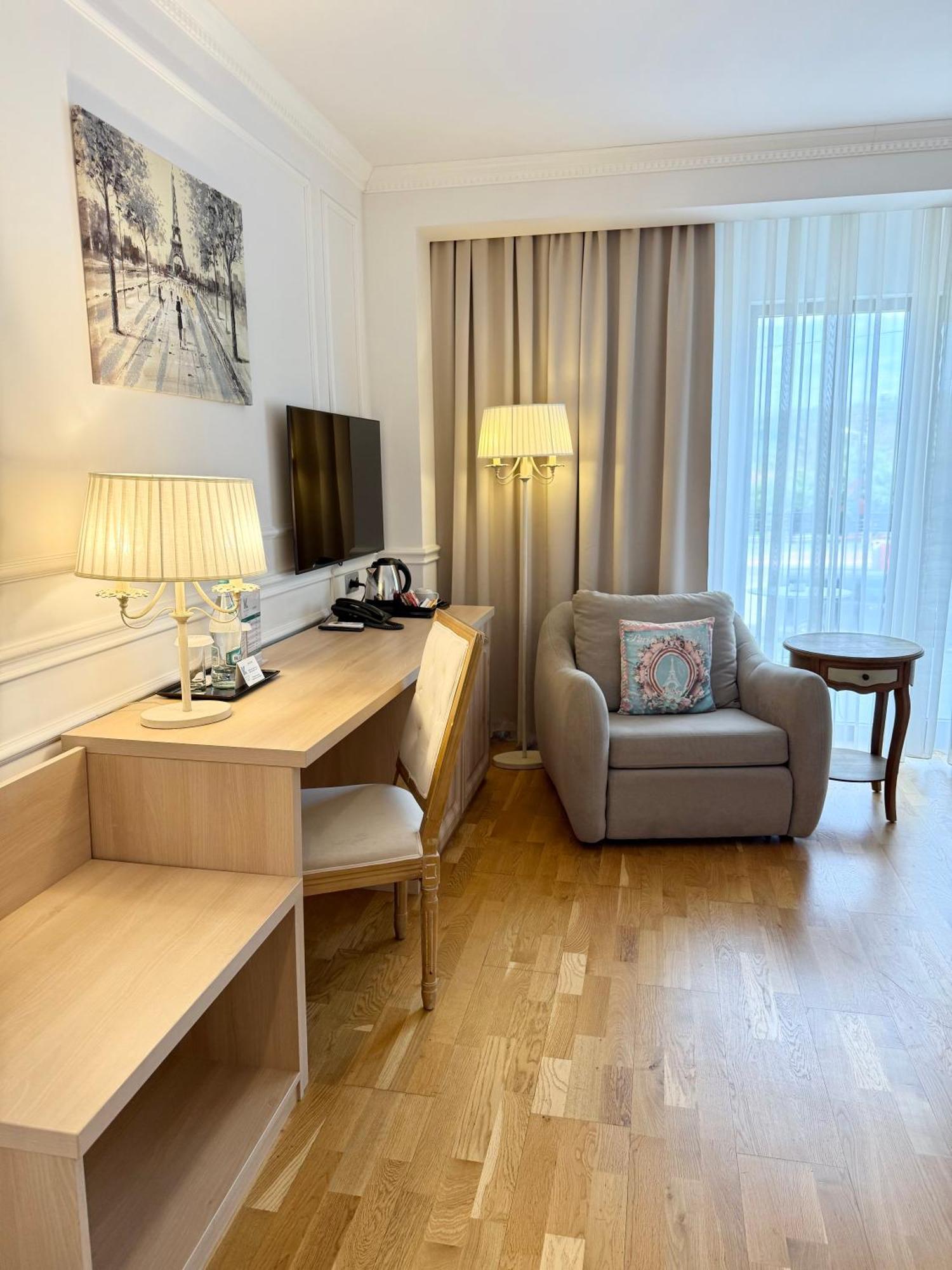 Krystal Boutique Mansion Hotel Хунедоара Екстериор снимка